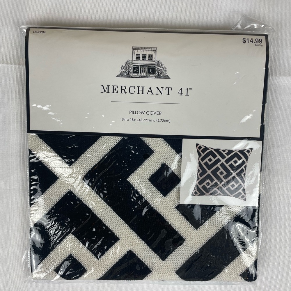 Black and White Geometric Decorative Pillow-cover , NWT, 18x18